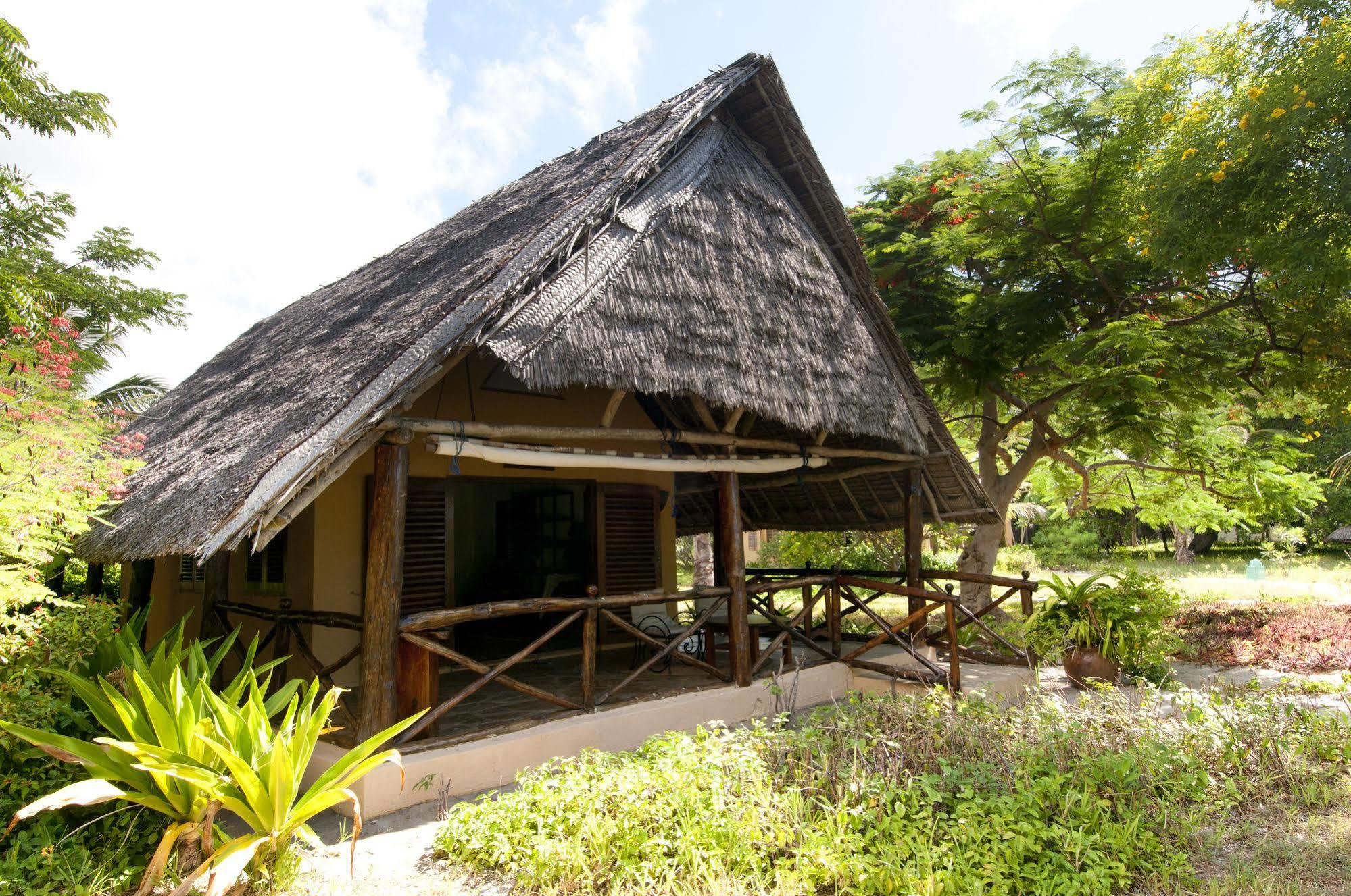 Kinasi Lodge Utende Exterior photo