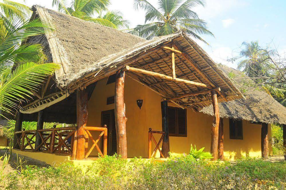 Kinasi Lodge Utende Exterior photo