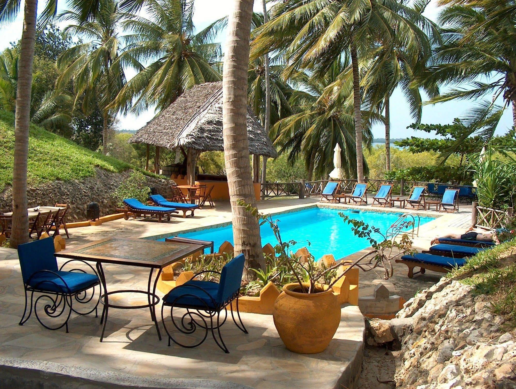Kinasi Lodge Utende Exterior photo