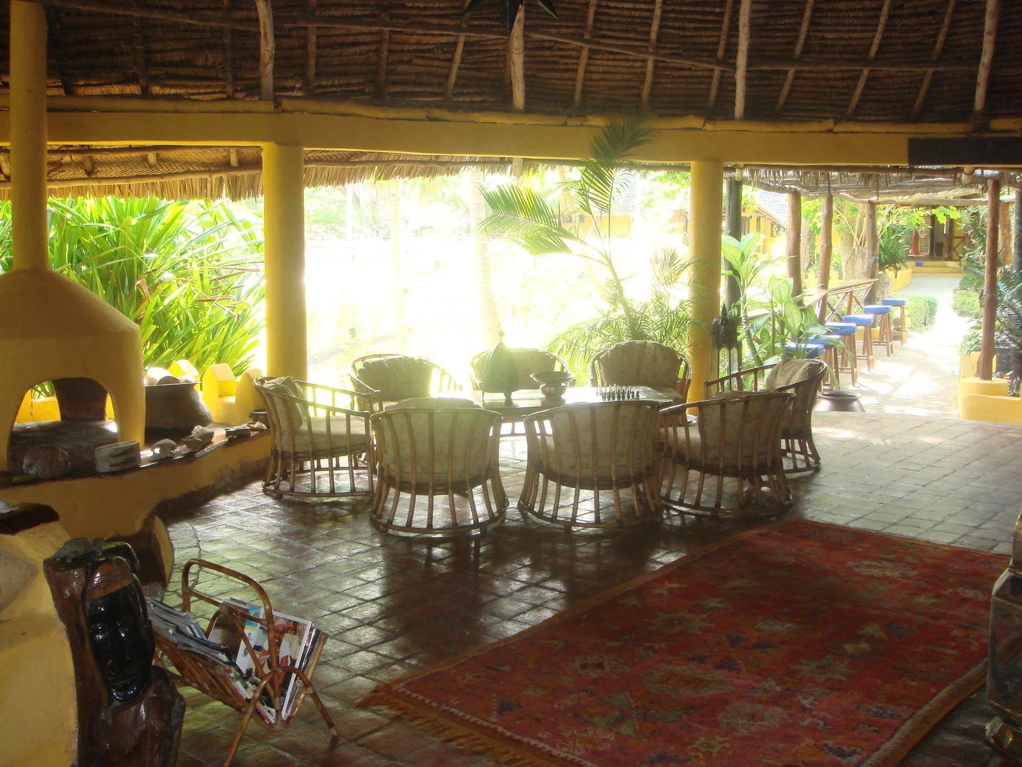 Kinasi Lodge Utende Exterior photo